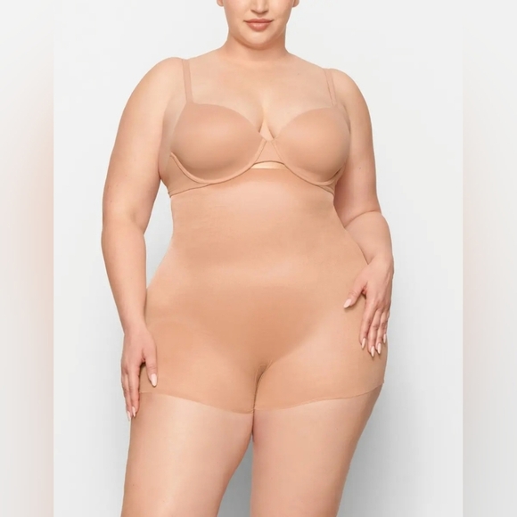 Skims Simply Bare High Waisted Shortie Shorts Body Shaper Shorts Clay 3X NWT - Picture 1 of 6